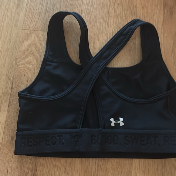 Under Armour Rock sports bras like new - Picture 5 of 6
